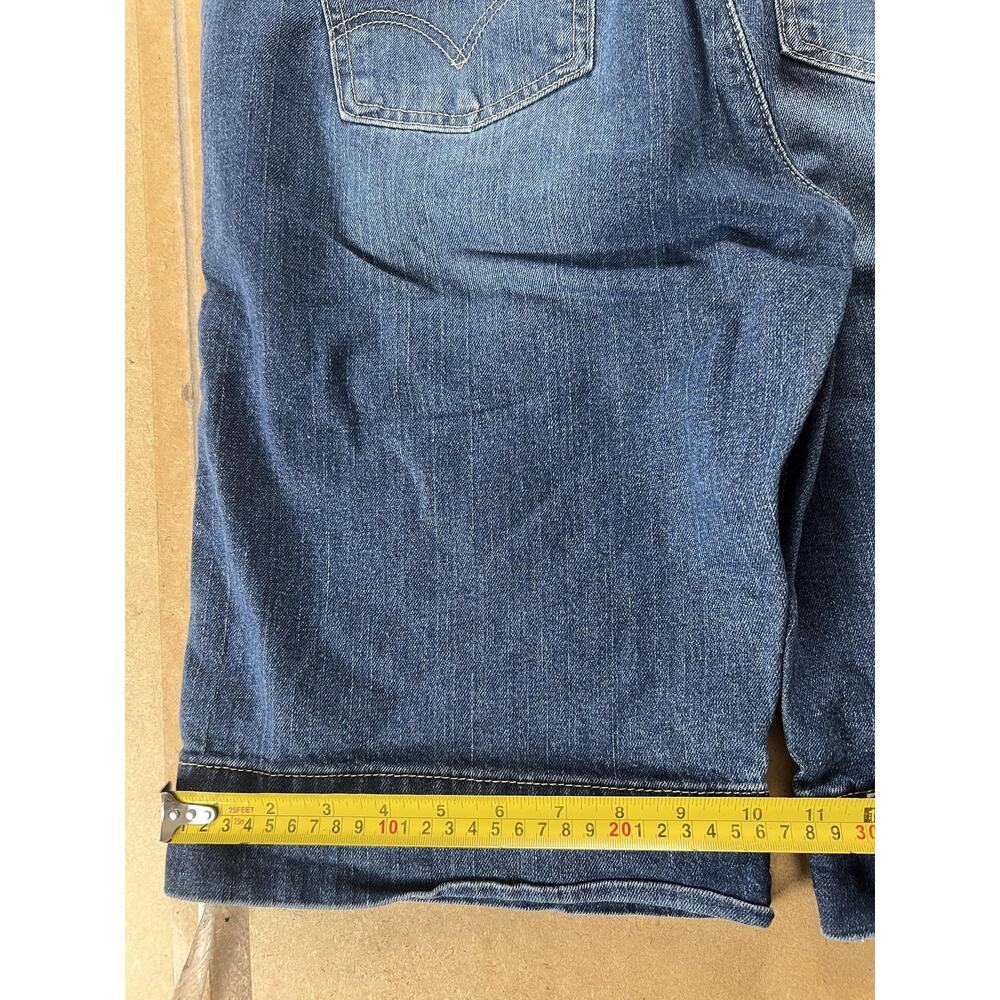 Levi's women’s 16 Blue Denim Bermuda Shorts Medium Wash Jeans 5-Pocket Casual - Picture 4 of 8